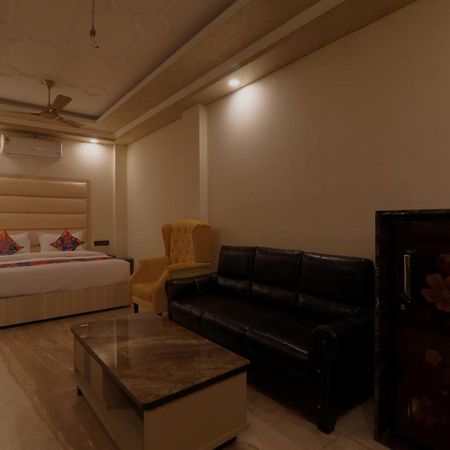 Shri Tirupati Residency Hotel ลัคเนา ภายนอก รูปภาพ