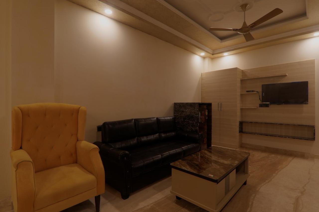 Shri Tirupati Residency Hotel ลัคเนา ภายนอก รูปภาพ