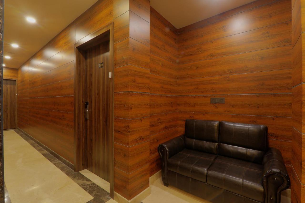 Shri Tirupati Residency Hotel ลัคเนา ภายนอก รูปภาพ