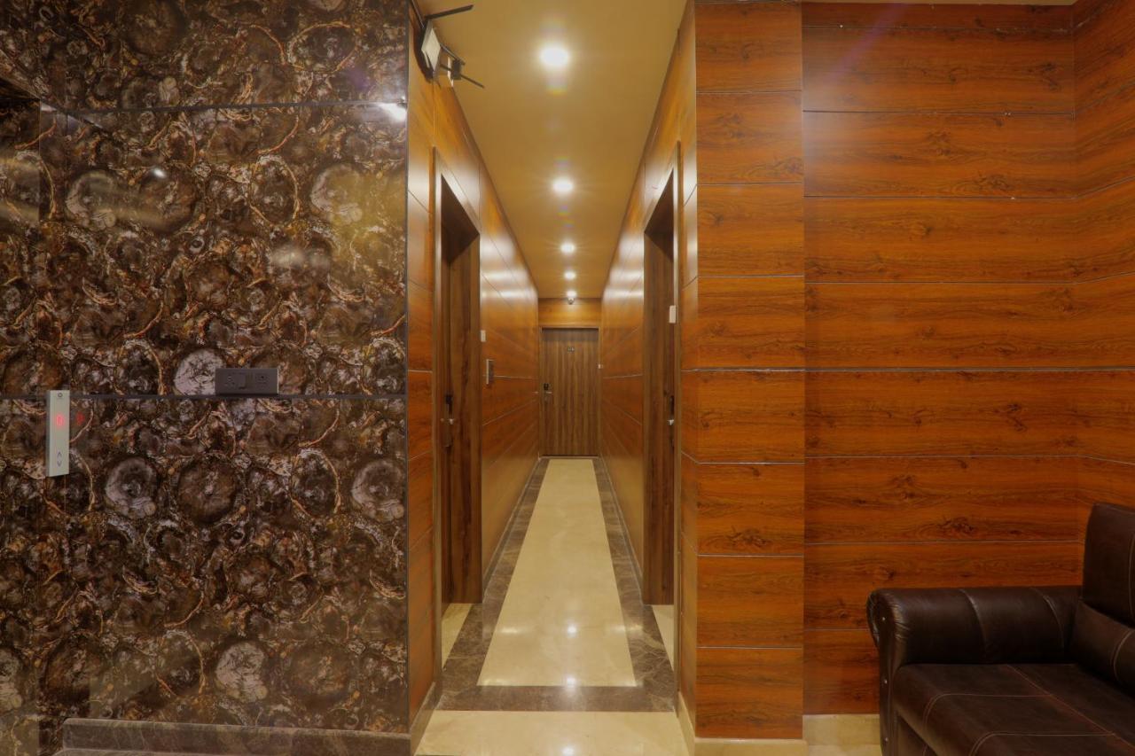 Shri Tirupati Residency Hotel ลัคเนา ภายนอก รูปภาพ