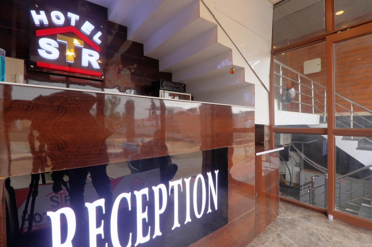 Shri Tirupati Residency Hotel ลัคเนา ภายนอก รูปภาพ